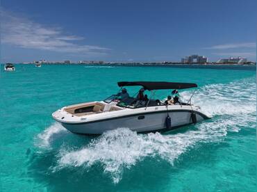 Brand New Sea Ray SDX 29' for up to 8 guest!