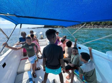 Deep Sea Fishing – Bénitier Island Tour