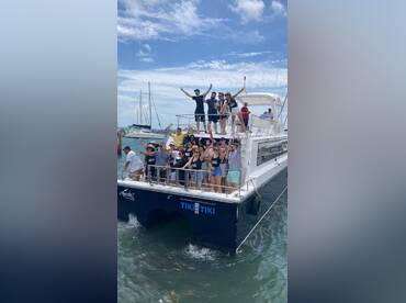 40 guests Party Boat in Cancun Open Bar, DJ