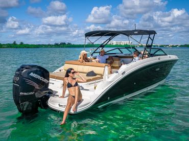 Aquarius Private Boat Tours – Sea Ray Sundeck