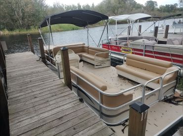Lagoon Pontoons of Lake Wales