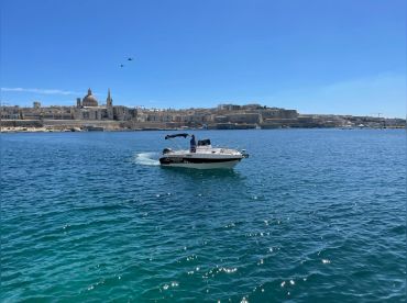 Aquaholic Boat Charters - LAGUNA 1