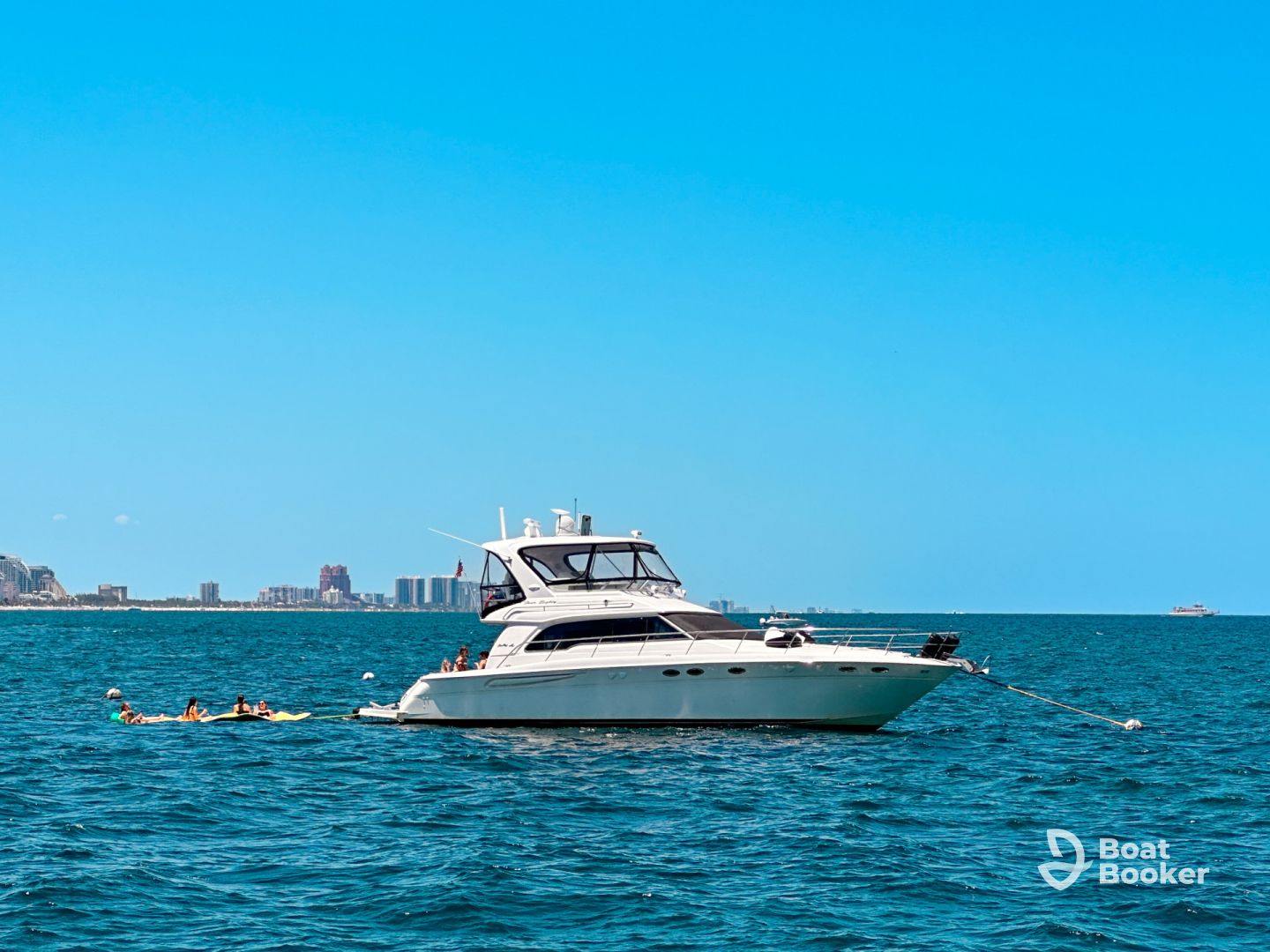 Flamingo Yacht Charters - Sea Ray