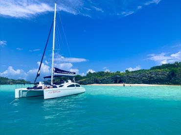 A' Lil Restless - Day Sail Catamaran
