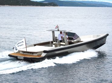 Rent a Boat Vinišće – Wally Tender 45