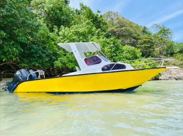 Explore Seychelles by sea