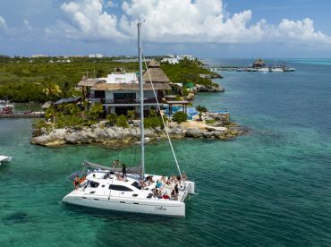 BTC Private Catamaran Deluxe