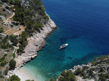 Gariful Yacht Charter – Colnago 45