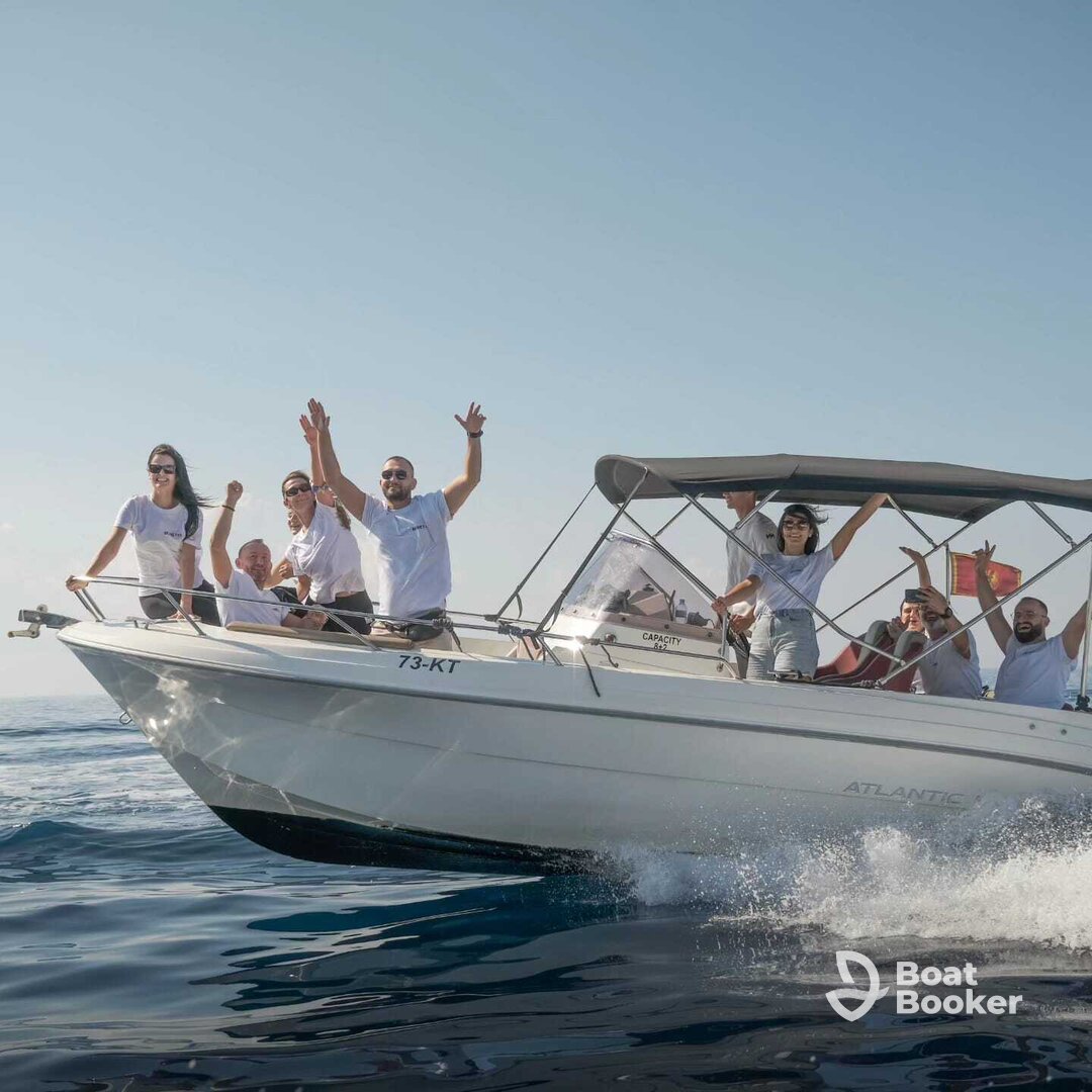 Aquaholic Speedboat Tours