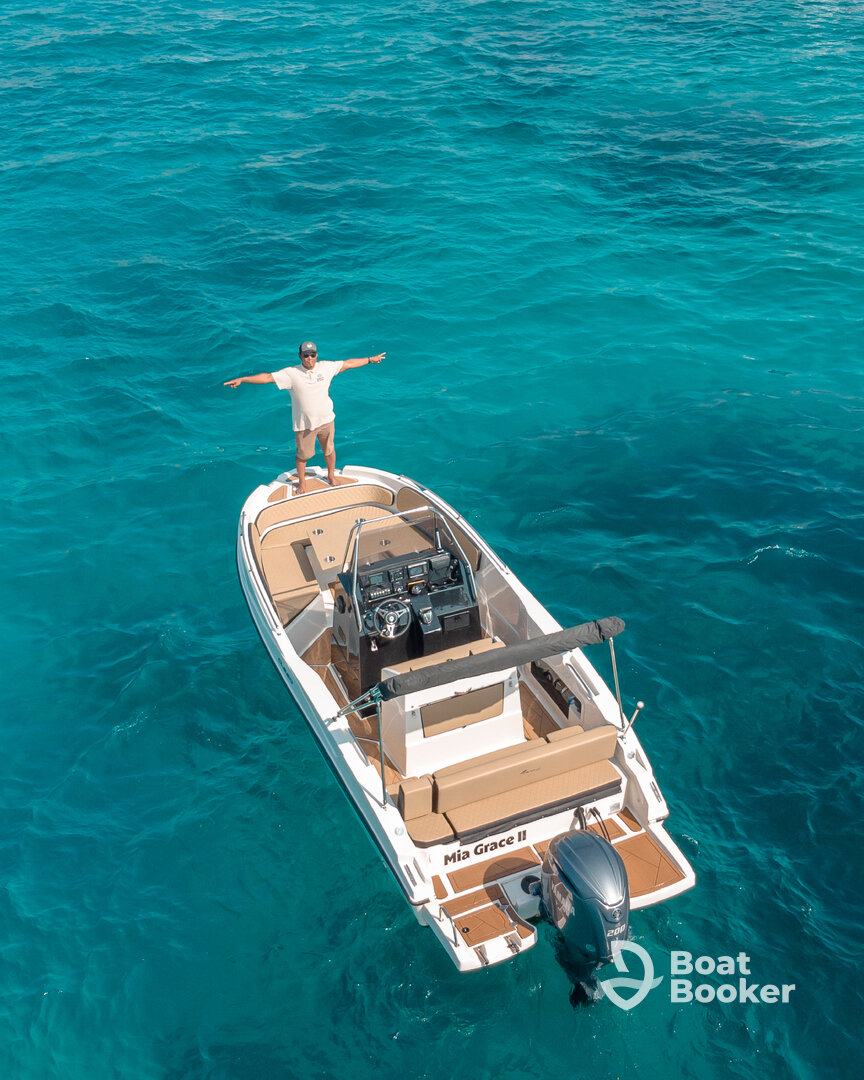Harbour & Helm – Exclusive Day Charter