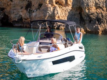 Lagos Boat Charter - Snow white