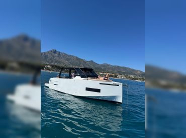 Charter Boat Puerto Banus – De Antonio D34