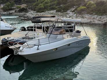 Apolon Plovila – Aquabat 850 LUX