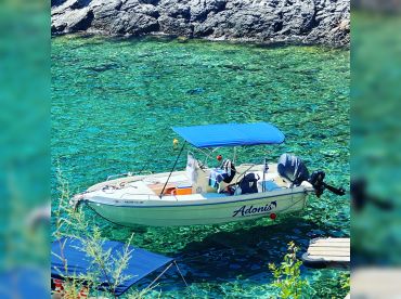 Private boat tour to Shipwreck&Blue cavs