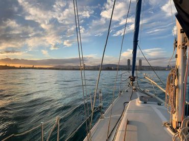 Petit Charter – Barcelona Sailing Experience
