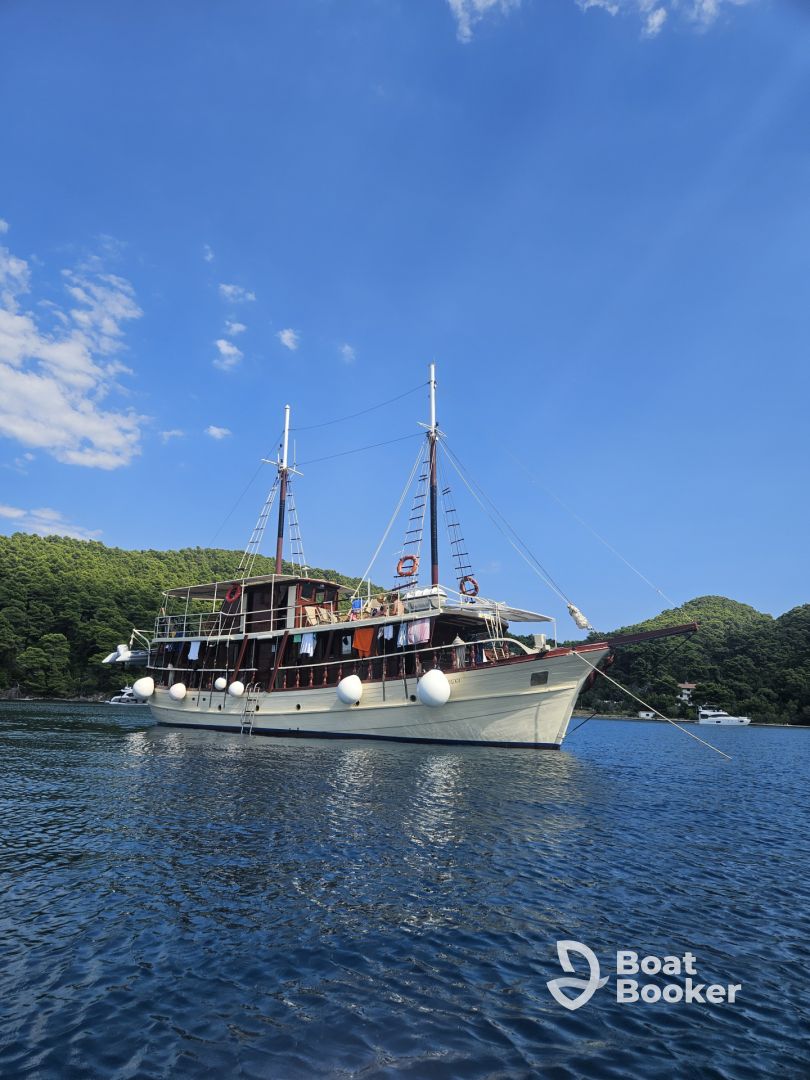 Mila Majka Cruise Boat