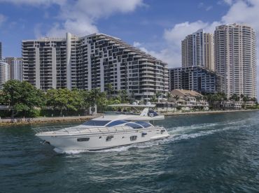 Luxury 80Ft Azimut In Miami beach.