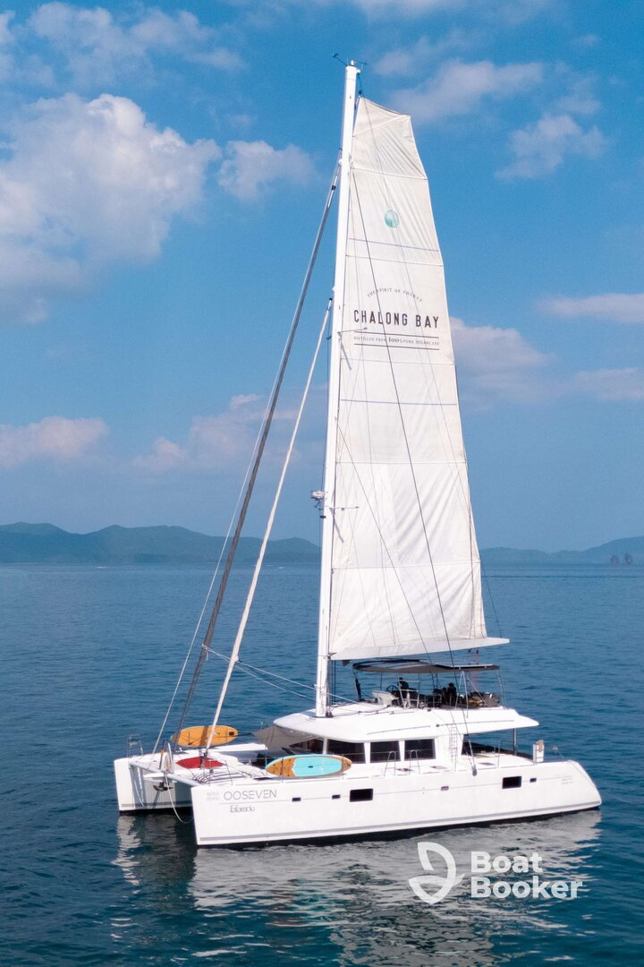 56ft Luxury Sailing Catamaran - OOSEVEN