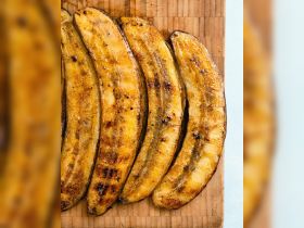 Grilled caramelized bananas