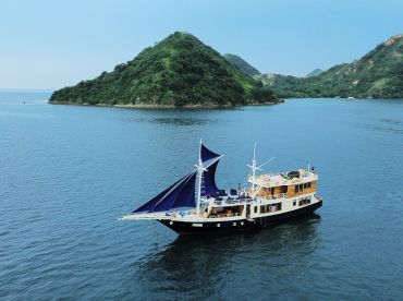 Amaze Vacations – Sailing Komodo Trip