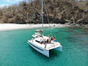 Manta Ray Sailing – Bali Catamaran