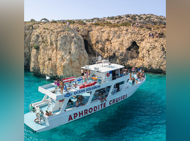 Protaras: Blue Lagoon & Turtles Cove Cruise
