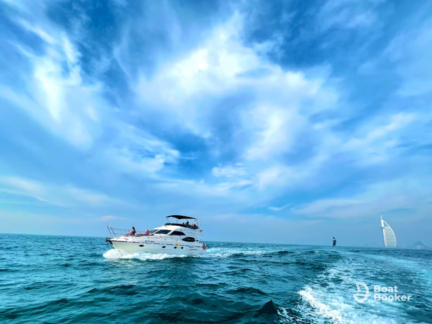 Top8 Yachts & Boat Rentals LLC