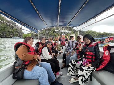 Mangrove Tour by Long Island Venture