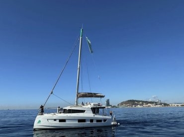 Blue Magic Cat – Luxury 42ft