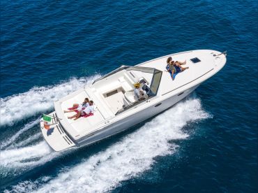 Tornado 38 – Premium Day Cruise