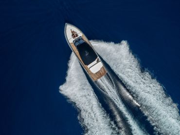 RSailing - Invictus Luxury Yacht Charter