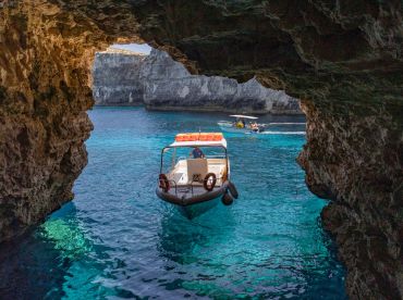 Aquaholic Boat Charters Malta – LAGUNA 2