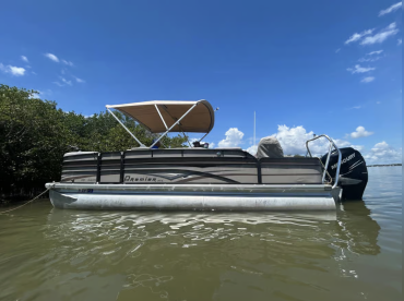 No Quarter Charter – Pontoon Boat Cruises