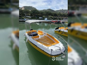 Tropea. Rent a new boat, 7 seats, no license