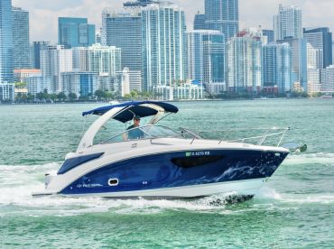 Luxury Regal 27ft Yacht – (Up to 5 People)