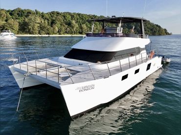 Power Catamaran Bon Bon