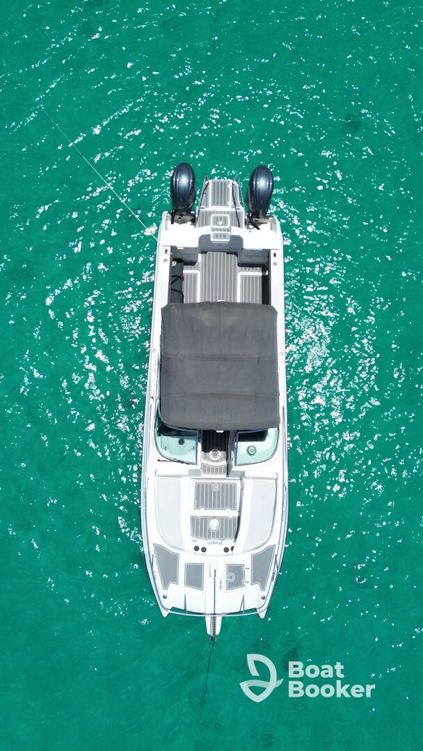 Power Catamaran 30ft with Bathroom