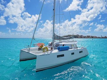 Private Yacht Charter – Be Happy 40ft
