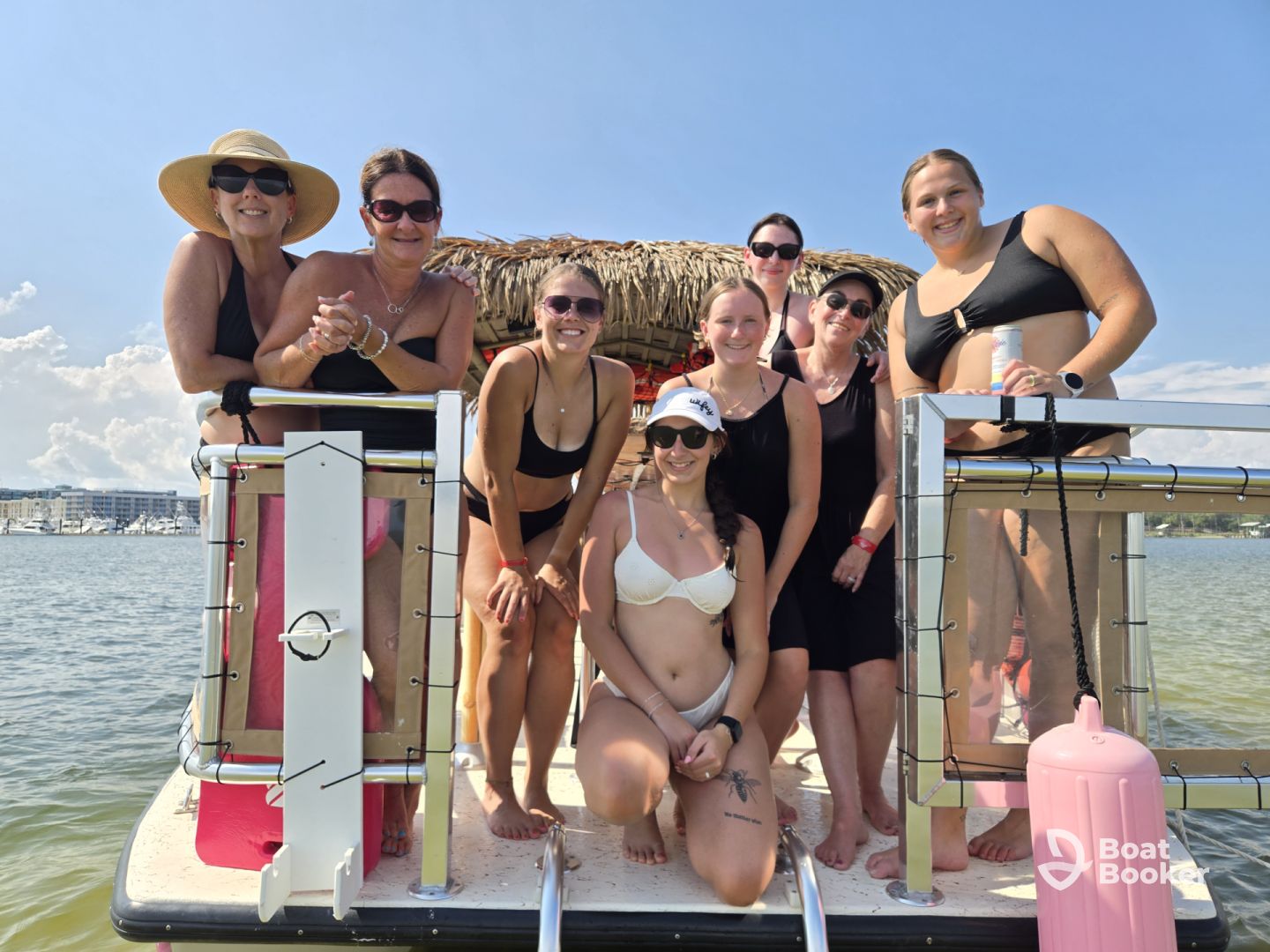 18 Guest Tiki "The Pink Flamingo" - Perdido