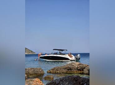 Afitat Boat Rentals – Four Winns 240 HD