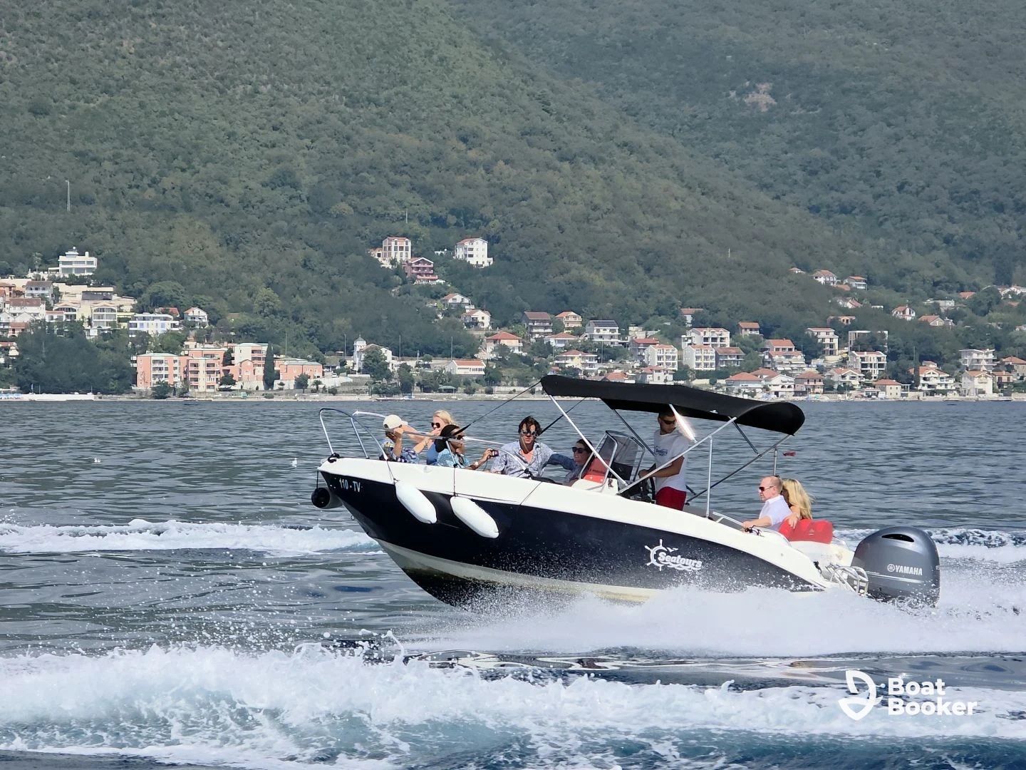 Seatours Speed Boat – Cayman 585