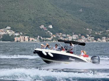 Seatours Speed Boat – Cayman 585