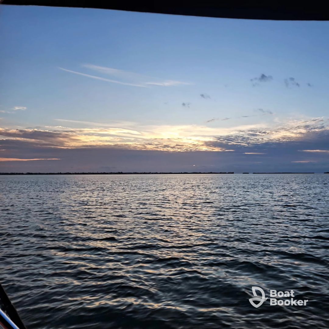 Sandbar Somewhere Charter