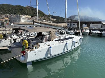 Joy Charter Salerno – Jeanneau Sun Odyssey