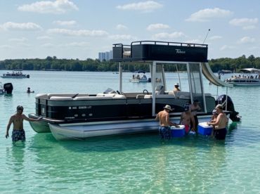 Pontoon Party – Double Deck Coral Queen