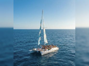 Aloha Sails Waikiki – Catamaran 36’