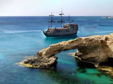 CY Cruises – Black Pearl