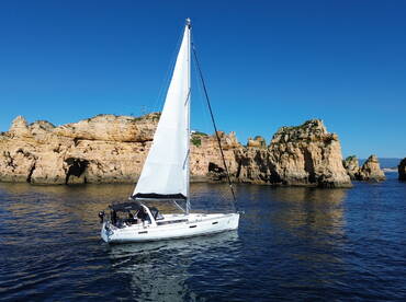 Karma Boat Cruises – Beneteau Oceanis 45