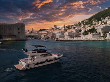 Dubrovnik Boat Charter-FERRETTI 43 FLY