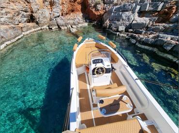 Adventure Tours – Eco Boat Charter F19